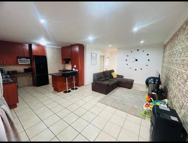 2 BEDROOM APARTMENT FOR SALE IN ALBERTON NORTH